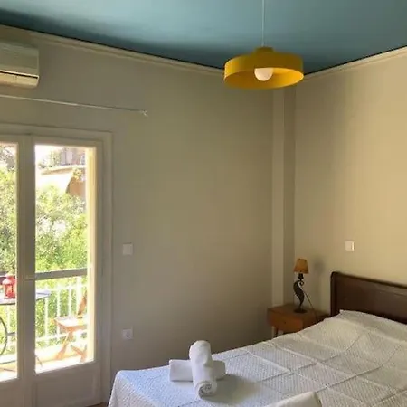 Apartment Cozy For Piano Lovers In Corfu Town